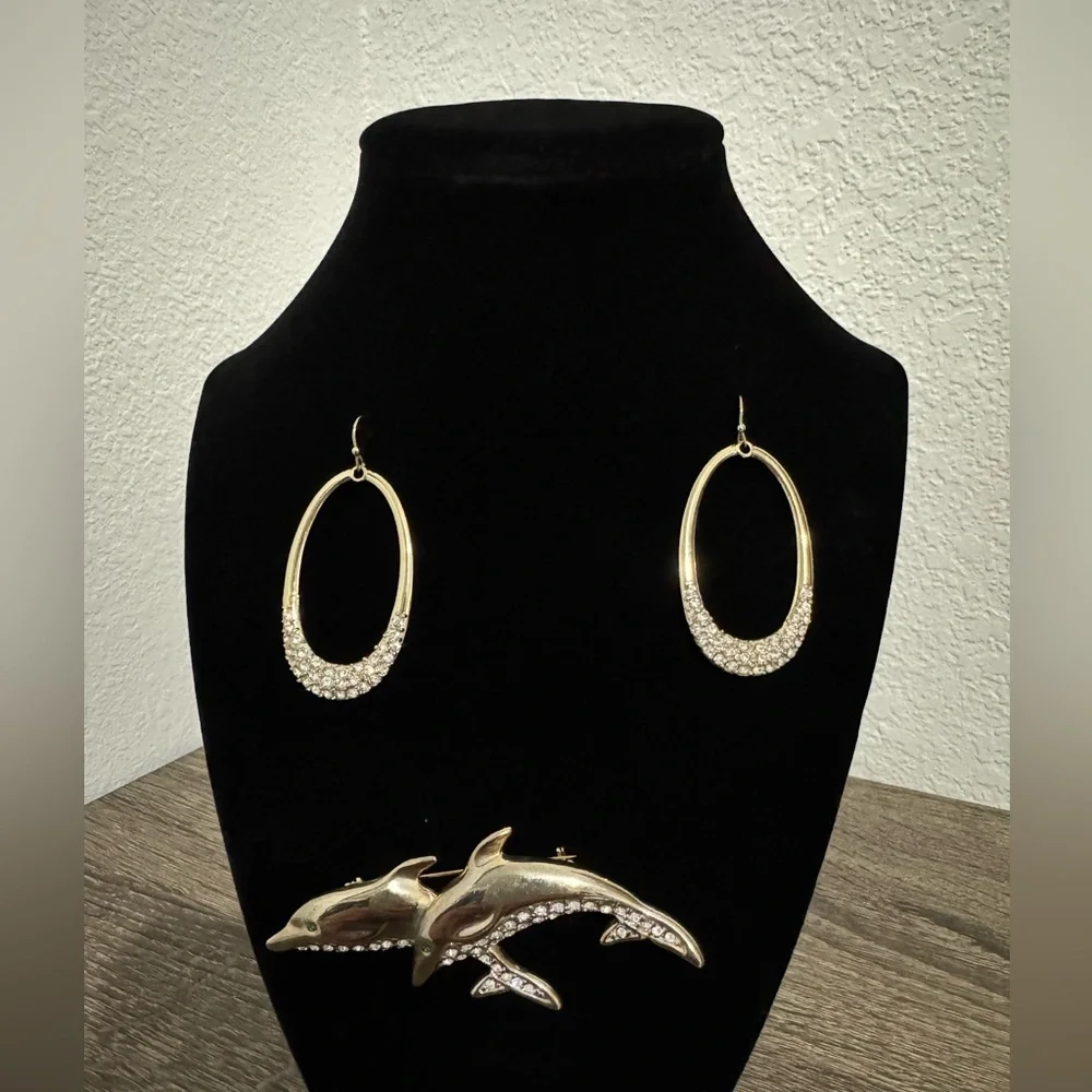 Elegant Gold Dolphin Jewelry Set - Vintage - Picture 2 of 4